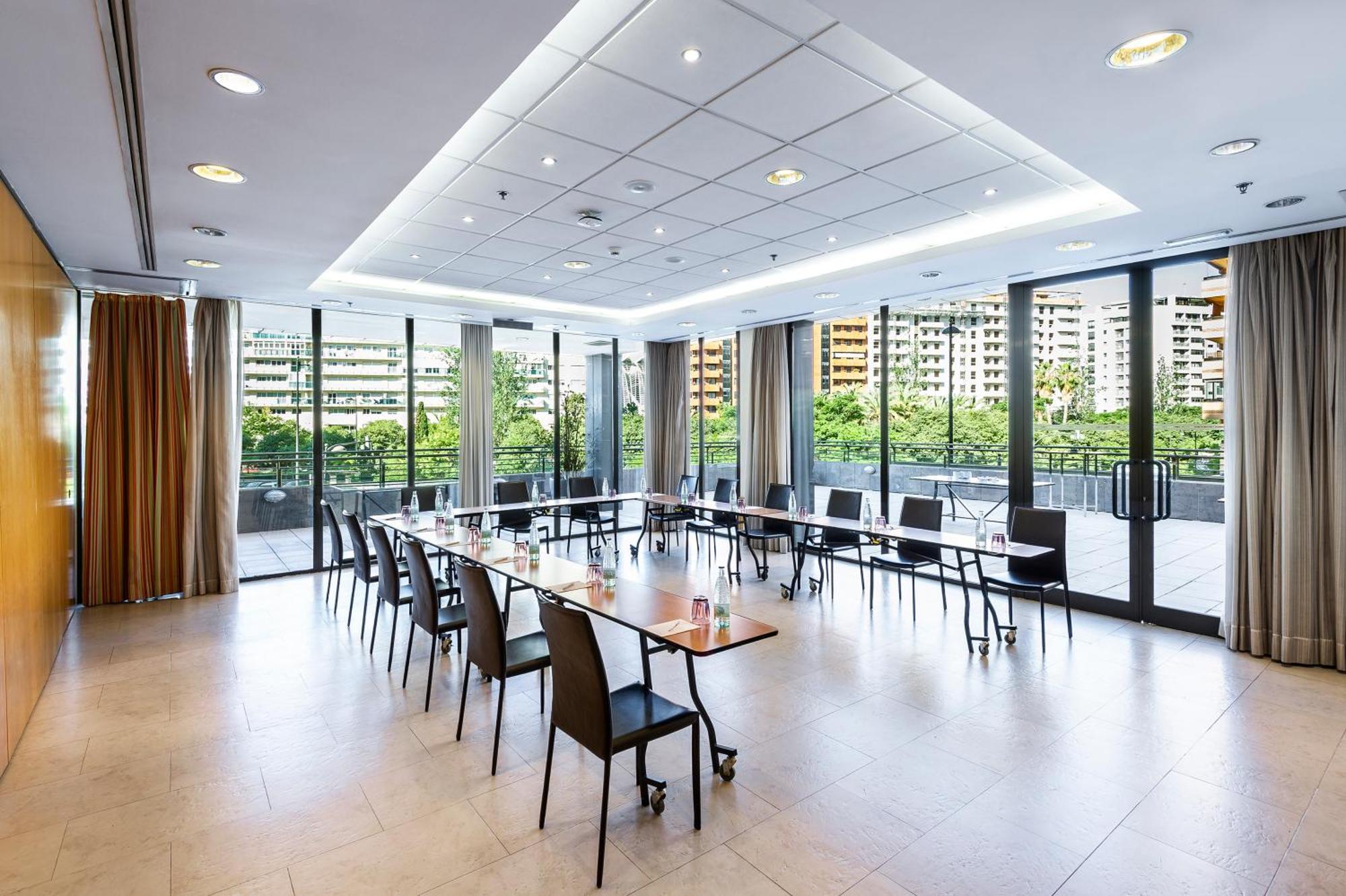 Innside By Melia Valencia Oceanic Bagian luar foto