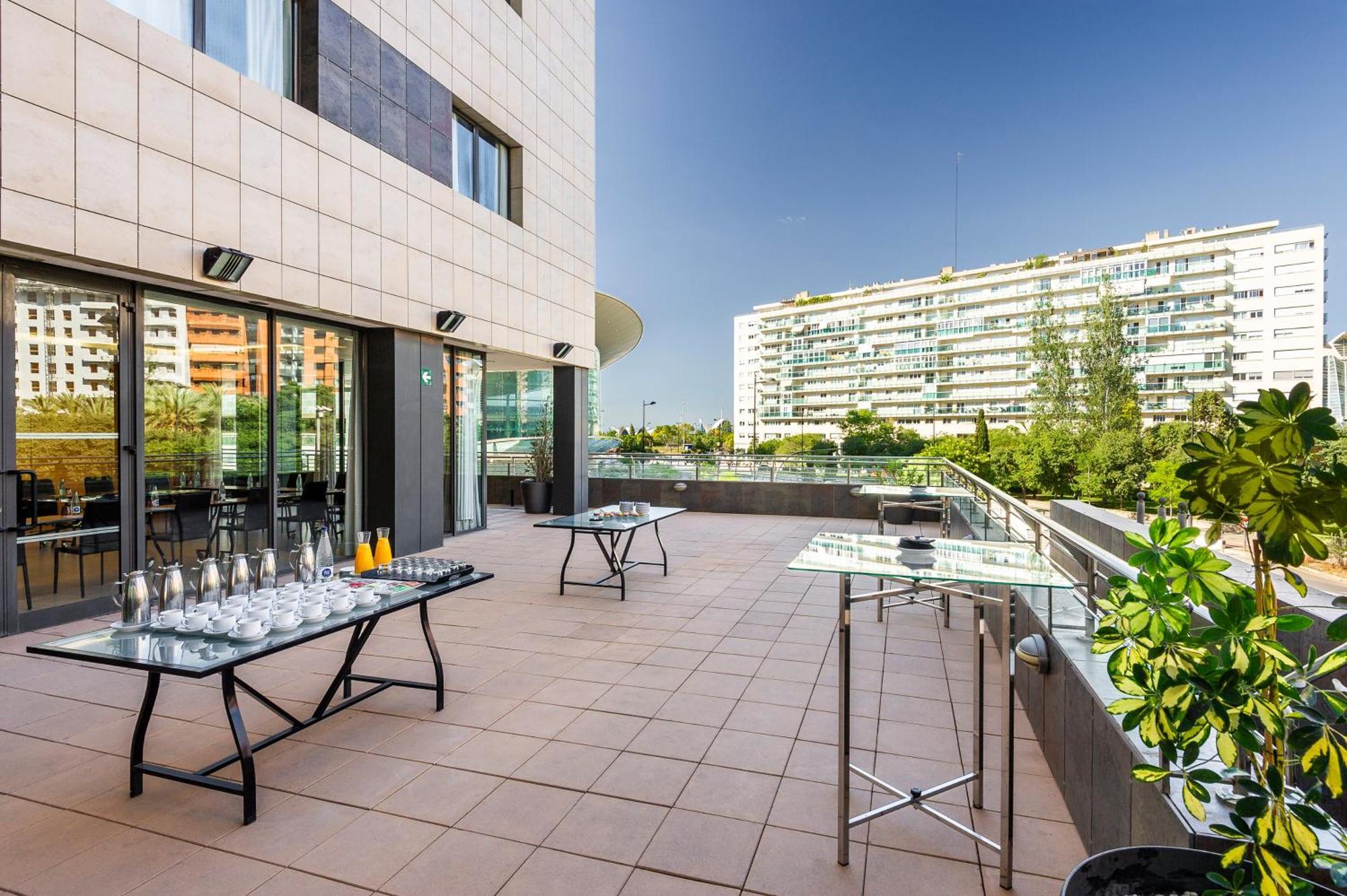 Innside By Melia Valencia Oceanic Bagian luar foto