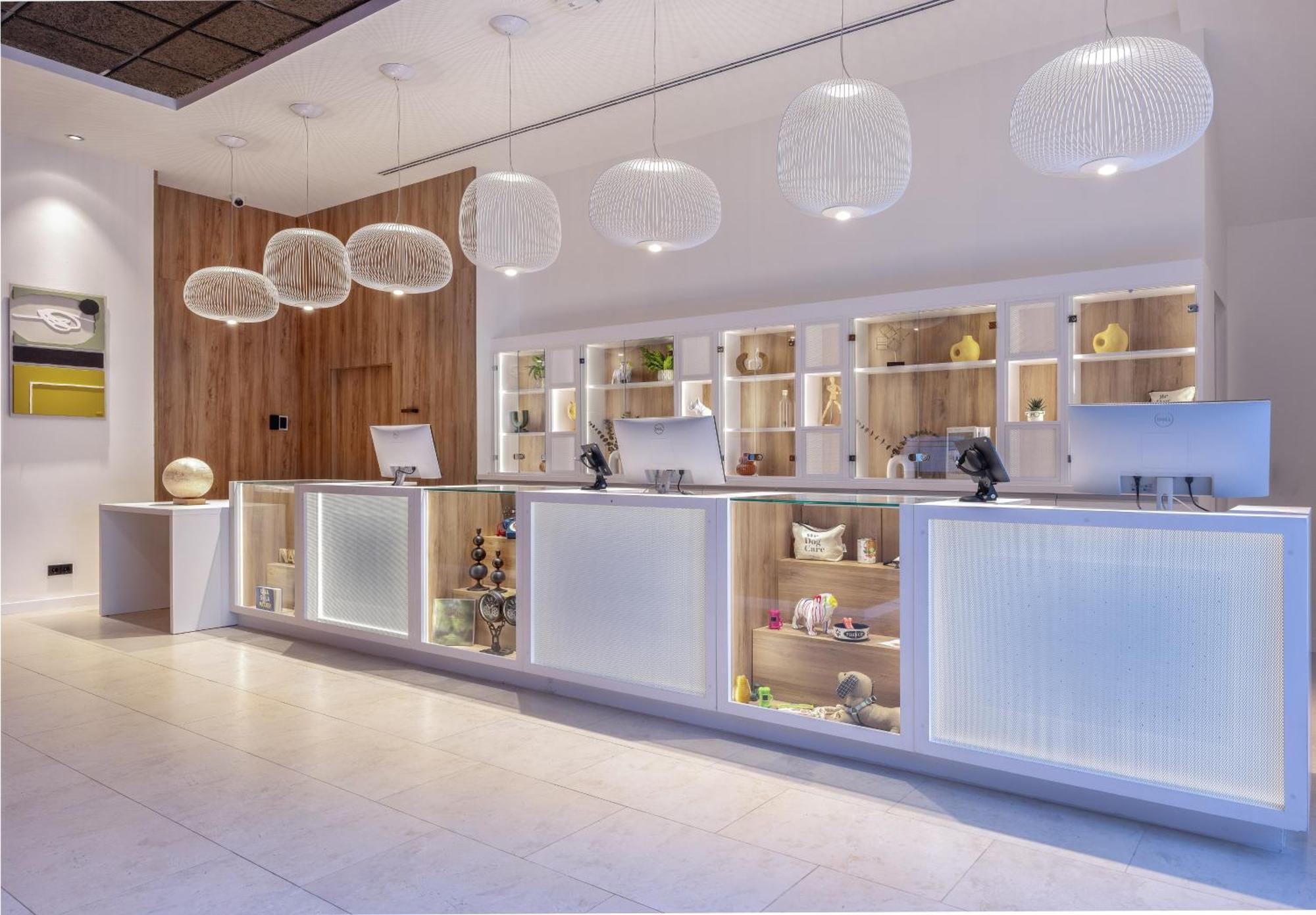 Innside By Melia Valencia Oceanic Bagian luar foto