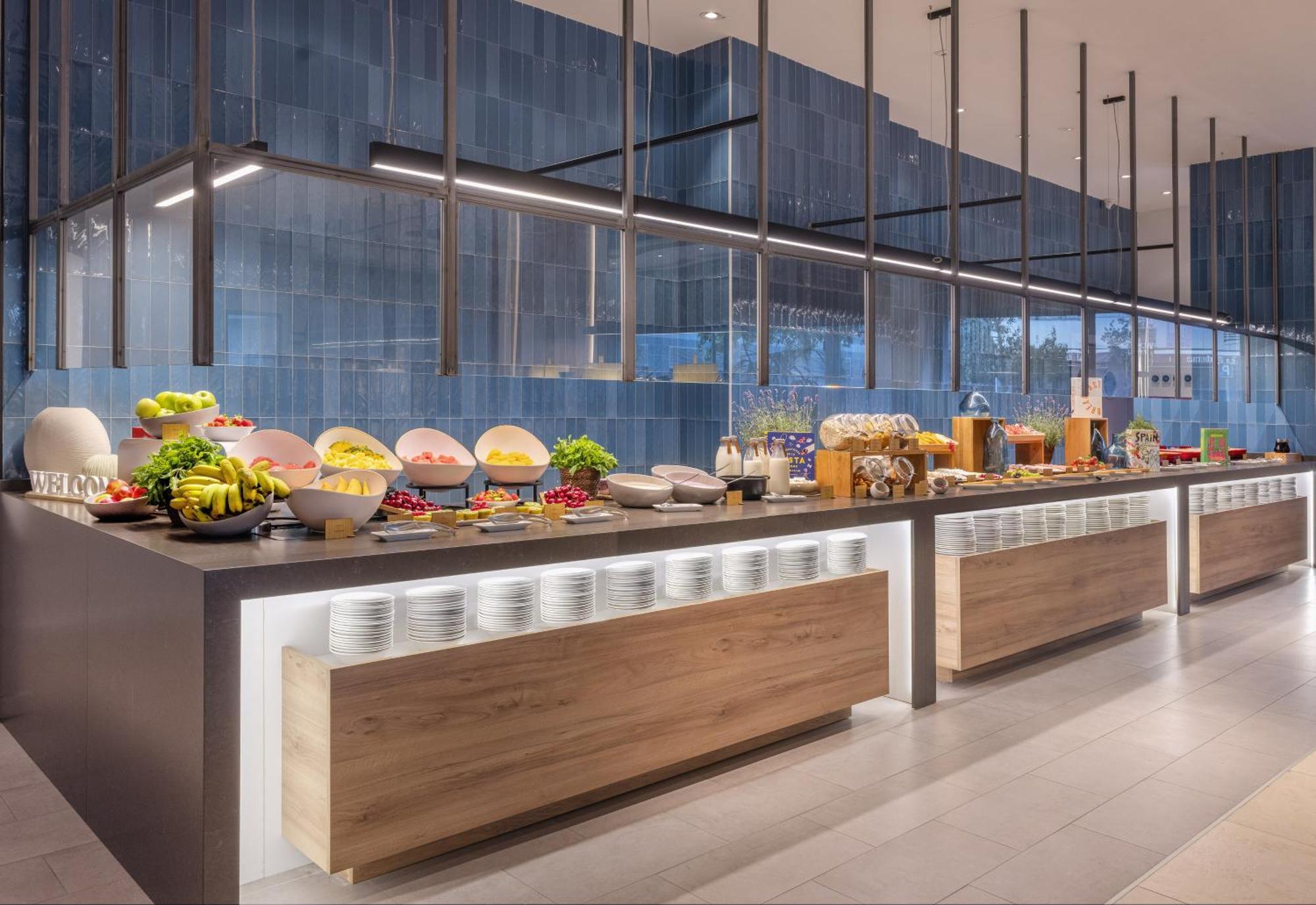 Innside By Melia Valencia Oceanic Bagian luar foto