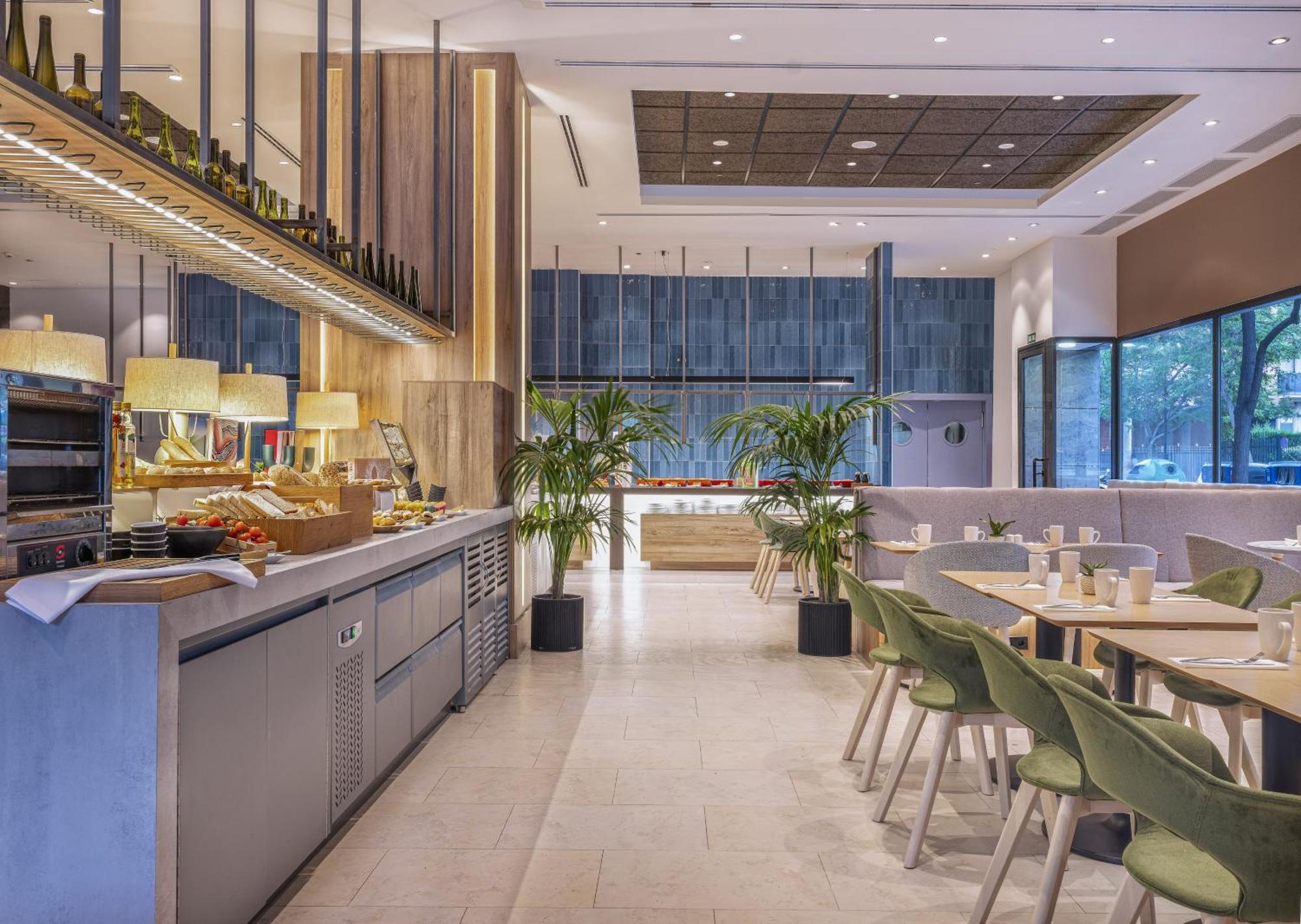 Innside By Melia Valencia Oceanic Bagian luar foto