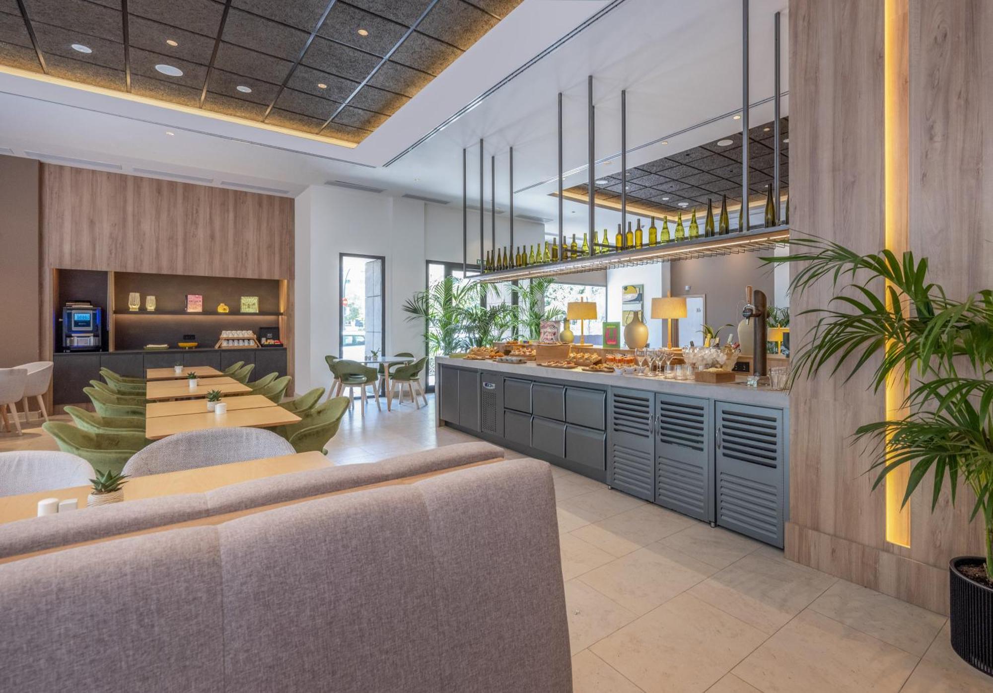 Innside By Melia Valencia Oceanic Bagian luar foto