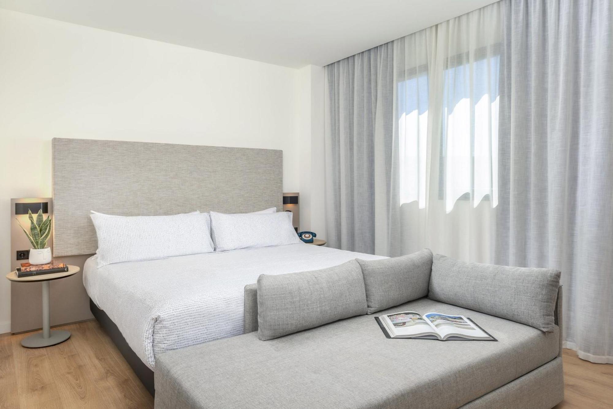 Innside By Melia Valencia Oceanic Bagian luar foto