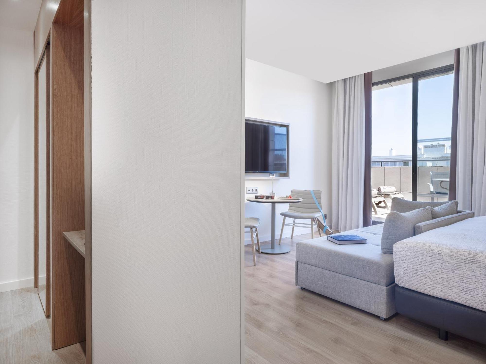 Innside By Melia Valencia Oceanic Bagian luar foto