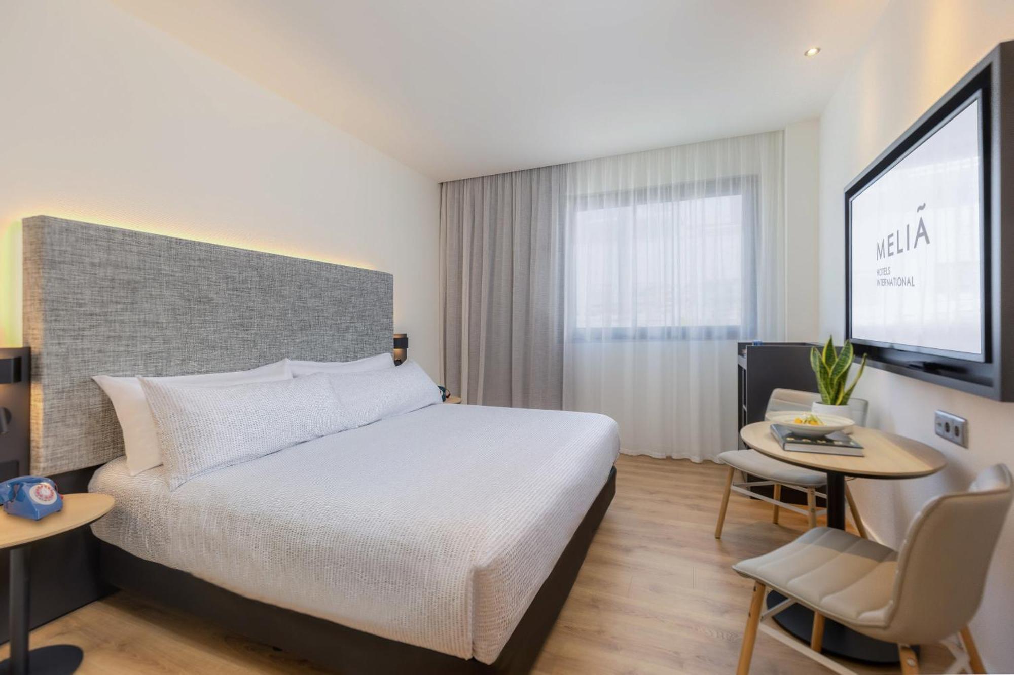Innside By Melia Valencia Oceanic Bagian luar foto