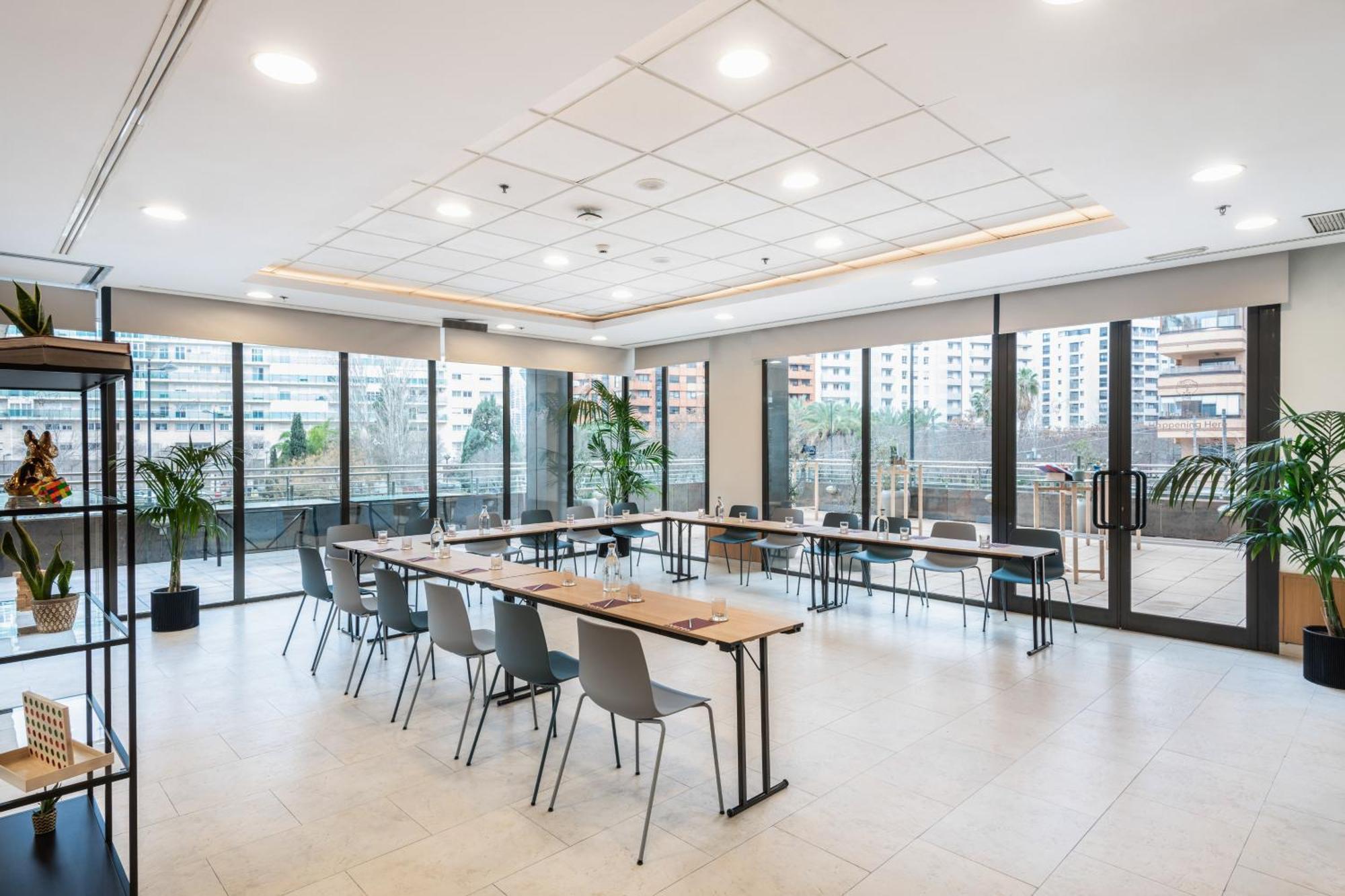 Innside By Melia Valencia Oceanic Bagian luar foto