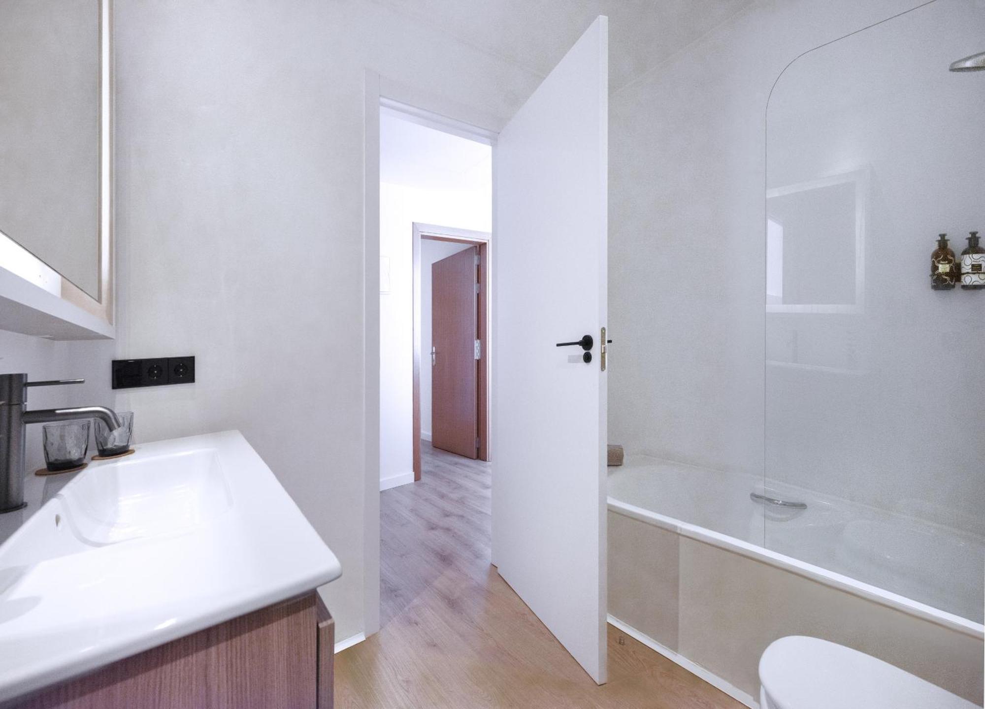 Innside By Melia Valencia Oceanic Bagian luar foto